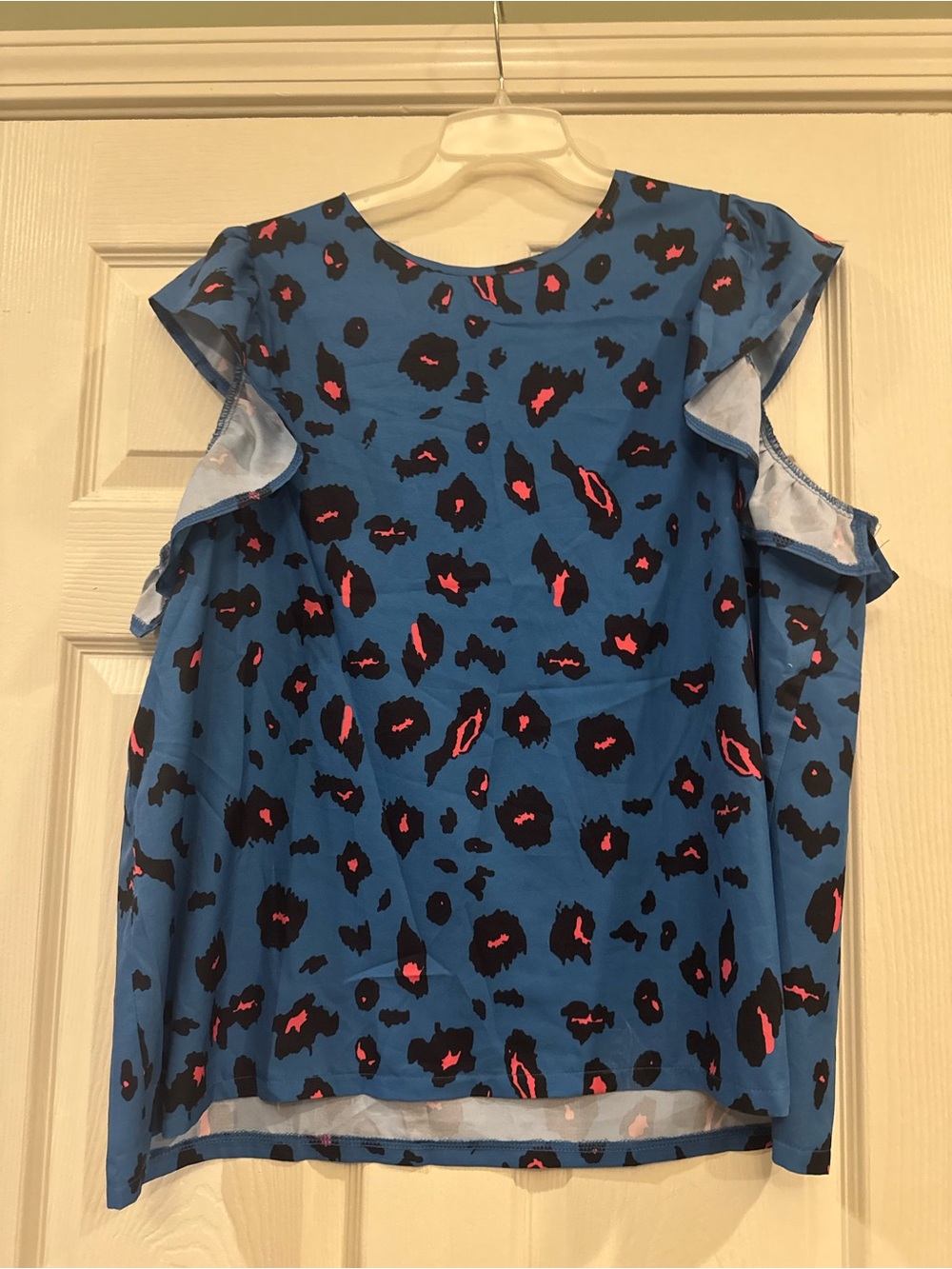 SHEIN Blue Leopard Print Ruffle Sleeve Top with Pink Accents